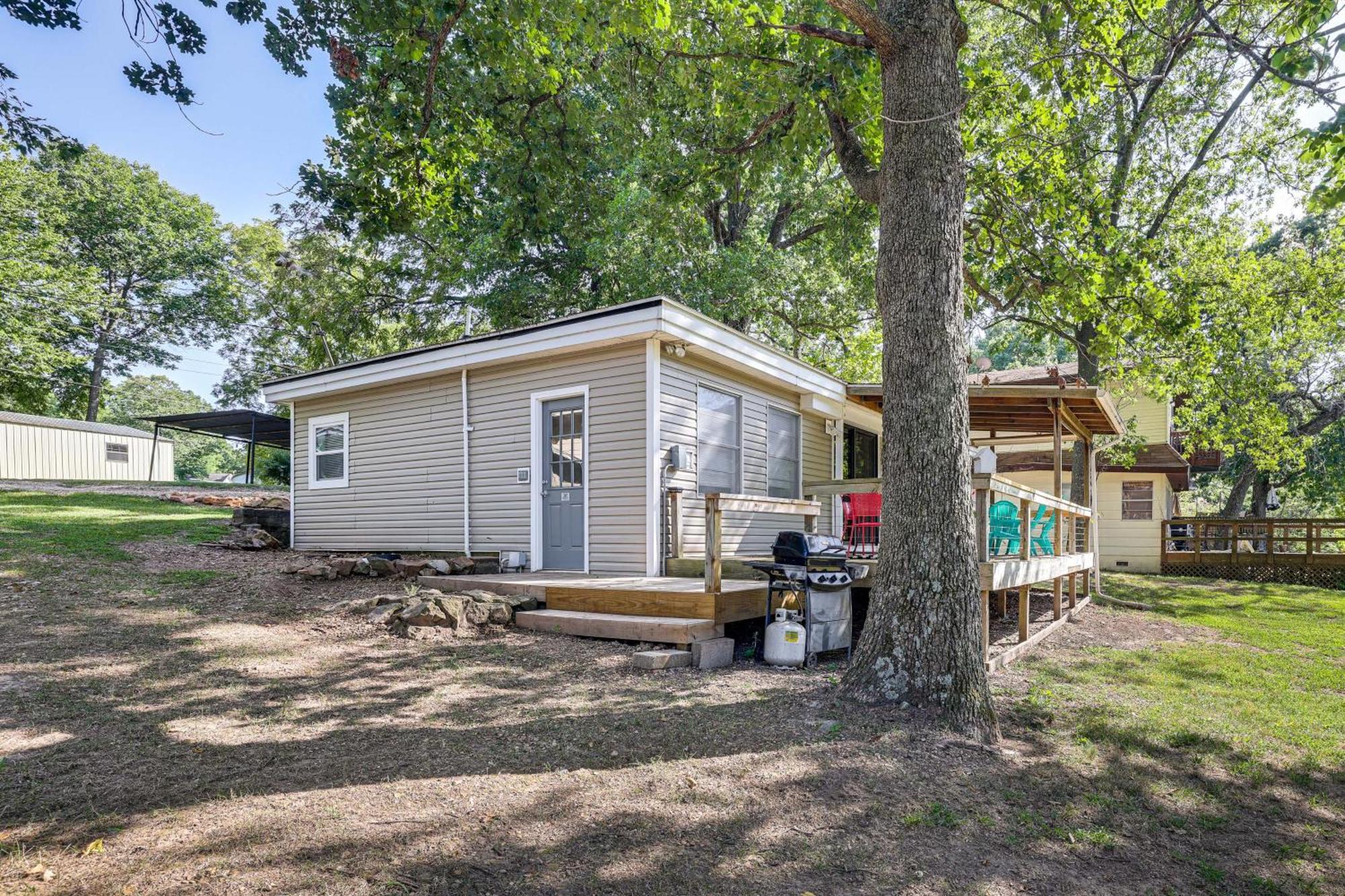 Grove Lakefront Cabin With Water And Dock Access! Luaran gambar